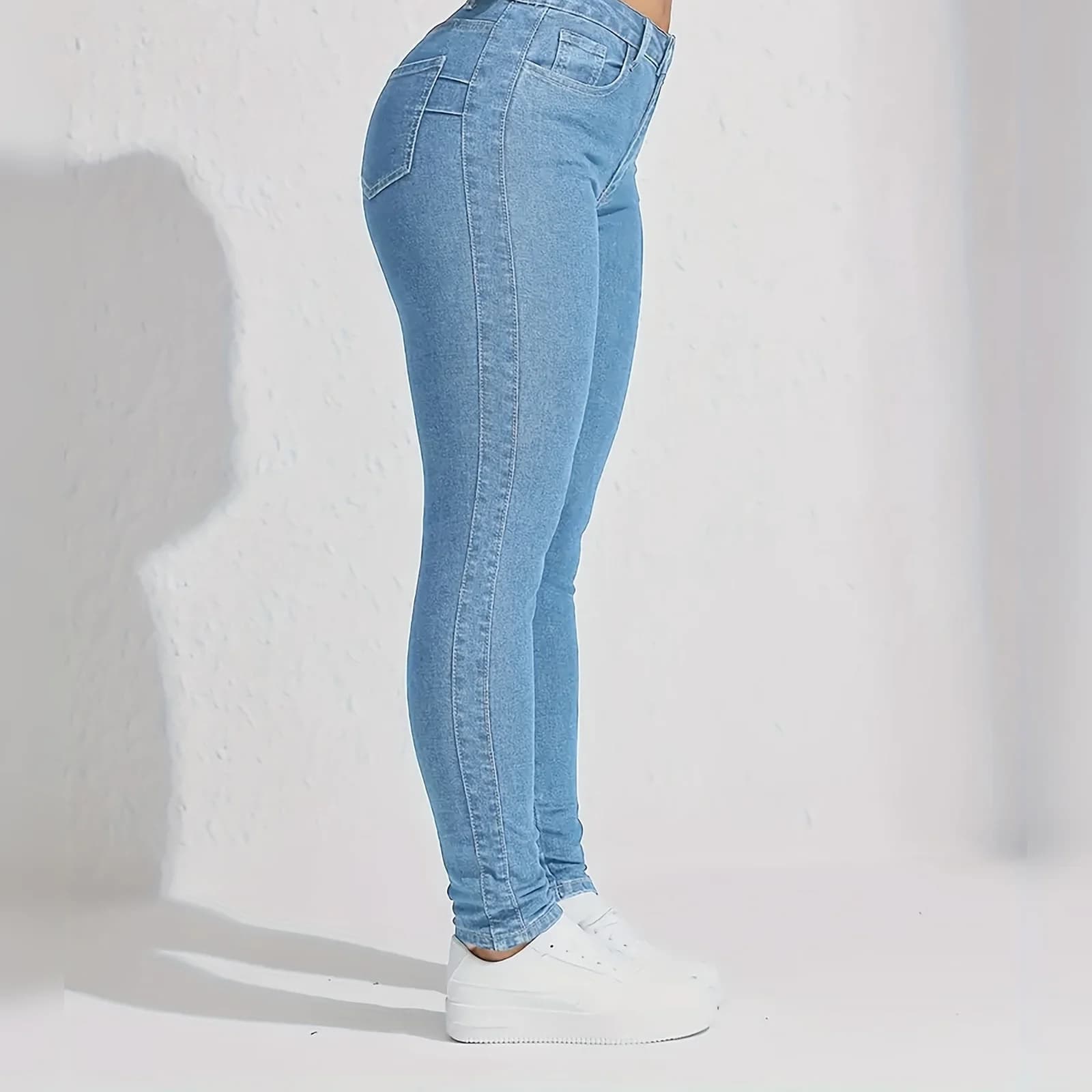 The Light Wash skinny from behind, showing the back pockets